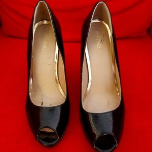 Gorgeous Black Textured platform pumps